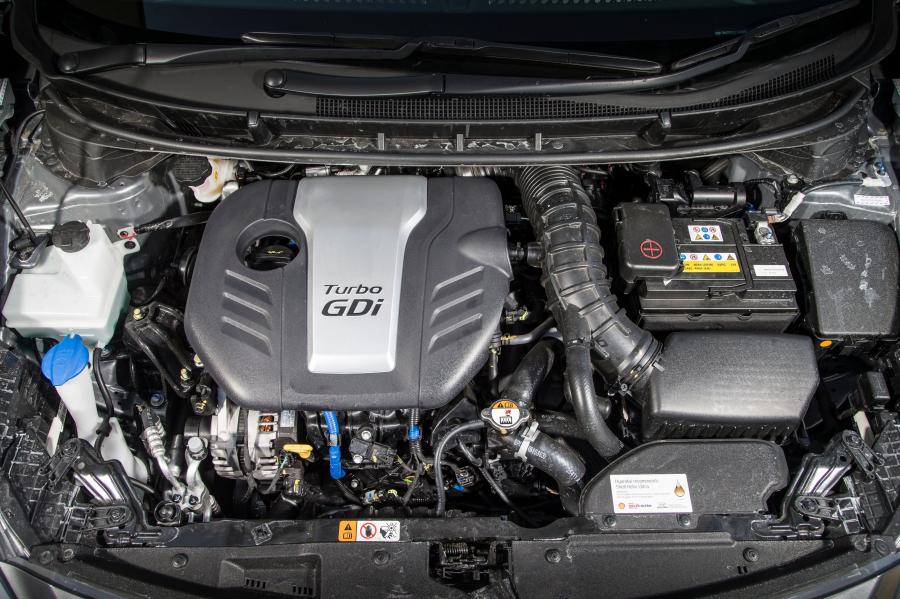  Hyundai i30 5-Door Turbo 2015 года  (UK) (фото 14 из 20)